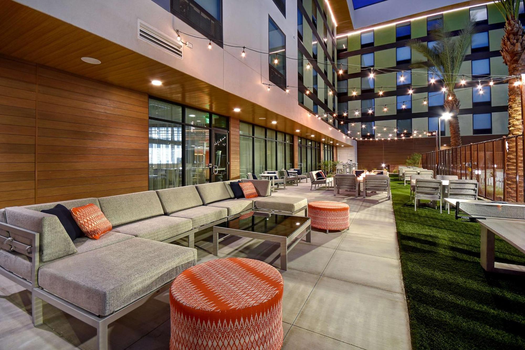 Home2 Suites By Hilton Las Vegas Convention Center - No Resort Fee Exteriér fotografie
